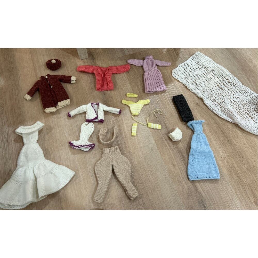Vintage 80s/90s Barbie Doll Clothes Clothing - Handmade - ADORABLE crochet knit​